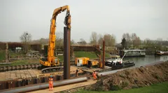 Arbeiten an Land und im Wasser Sterk Spezialtiefbau – Leistungen -wasserbau